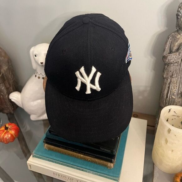 New Era New York Yankees 98 World Series MLB Authentic vintage fitted hat. 7 - Picture 1 of 7